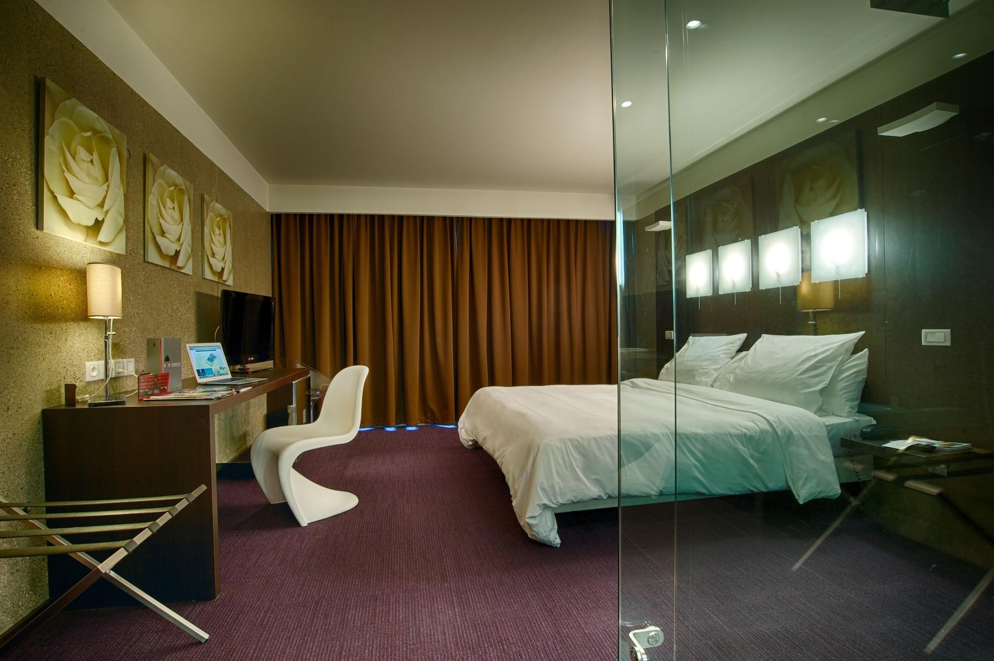 Le Rex Hotel Tarbes Bagian luar foto