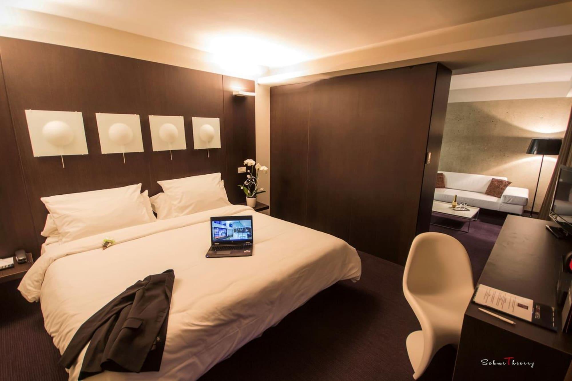 Le Rex Hotel Tarbes Bagian luar foto