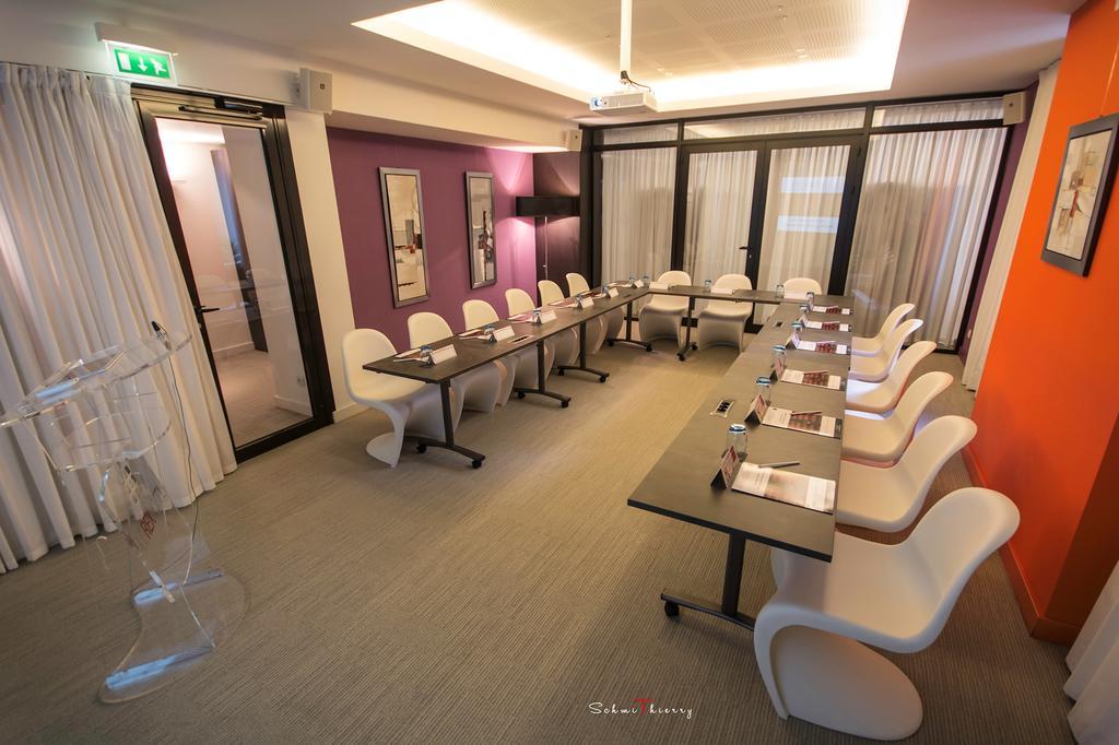 Le Rex Hotel Tarbes Bagian luar foto