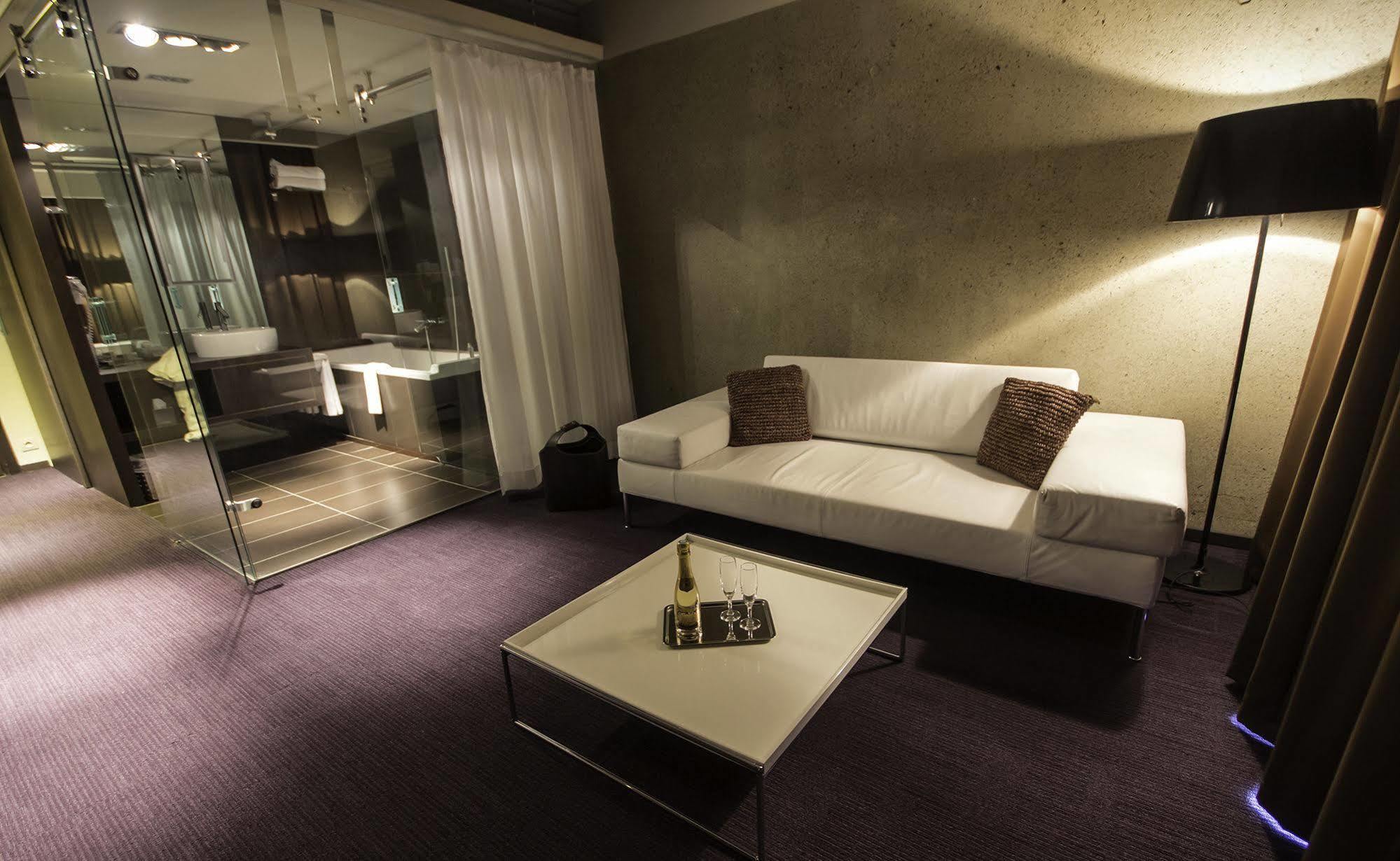 Le Rex Hotel Tarbes Bagian luar foto