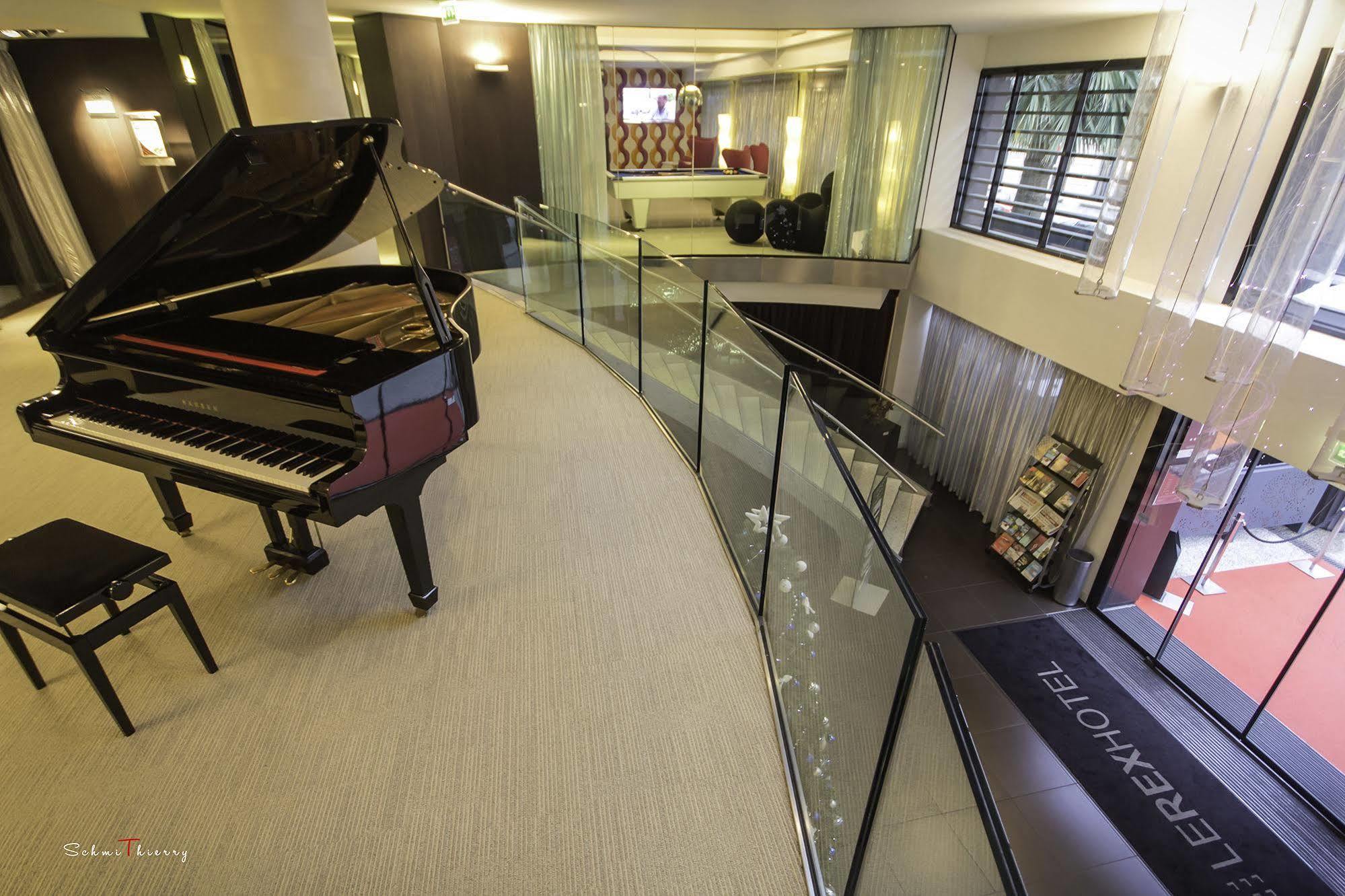 Le Rex Hotel Tarbes Bagian luar foto