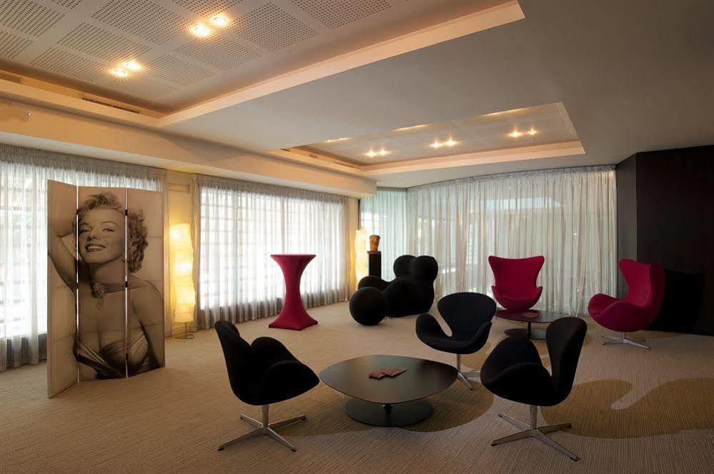 Le Rex Hotel Tarbes Bagian luar foto