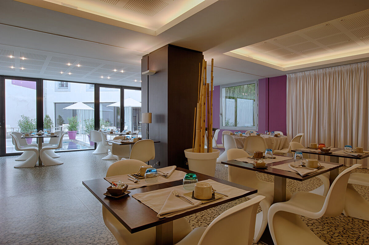 Le Rex Hotel Tarbes Bagian luar foto