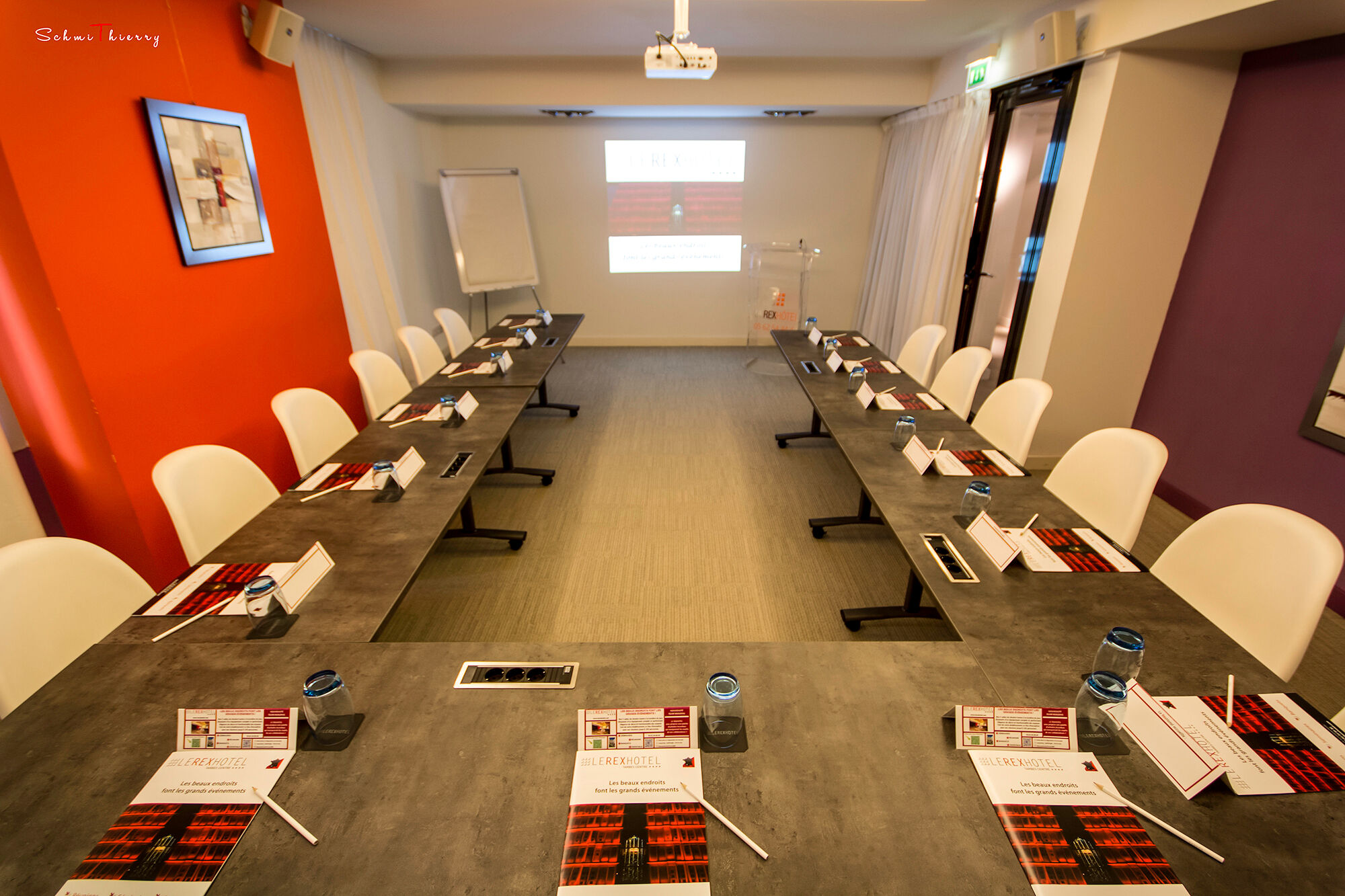 Le Rex Hotel Tarbes Bagian luar foto